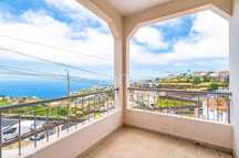 Moradia T4 Tradicional com vista mar na Calheta
