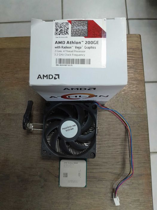 Процессор AMD Athlon 200GE 3.2GHz/4MB BOX з вбудованим відео