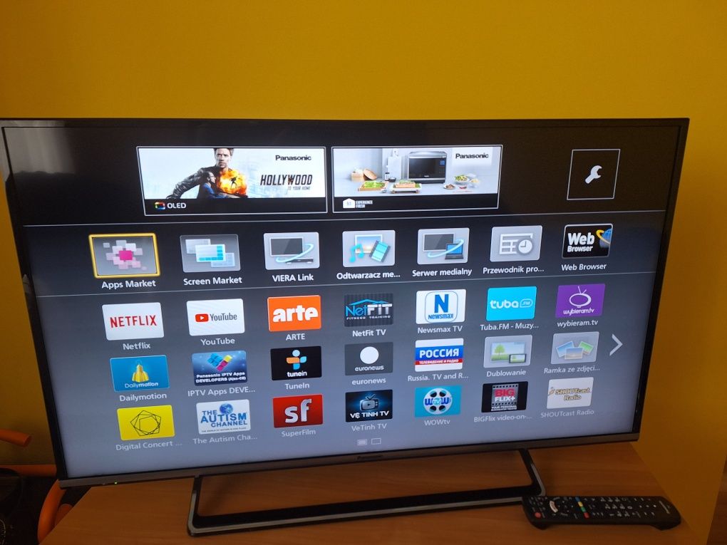 Panasonic LED TV 40" TX40DSU501 z Netflix