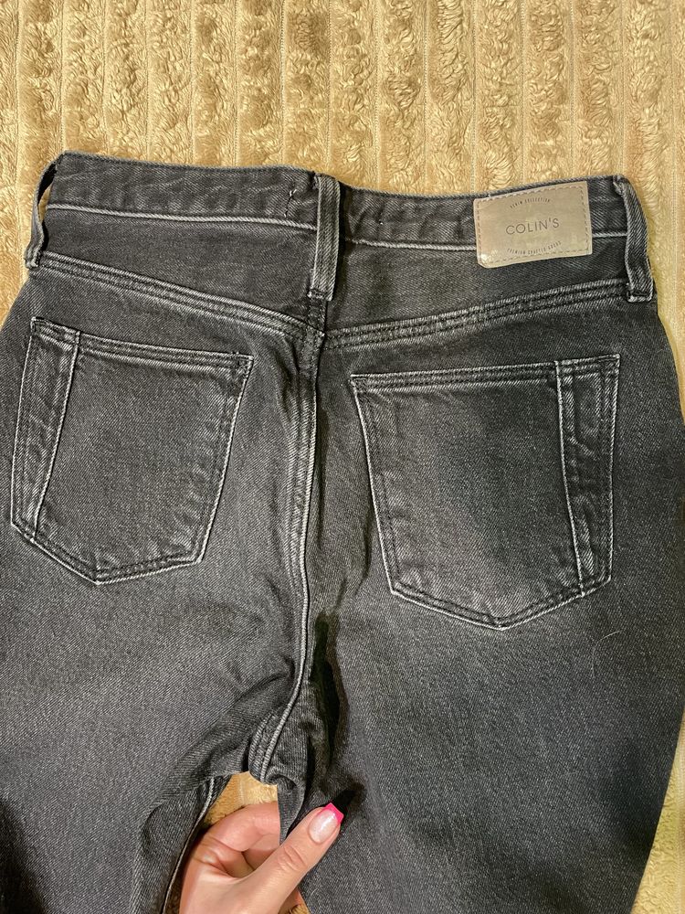 Дві пари джинс Colins за ціною 200 грн