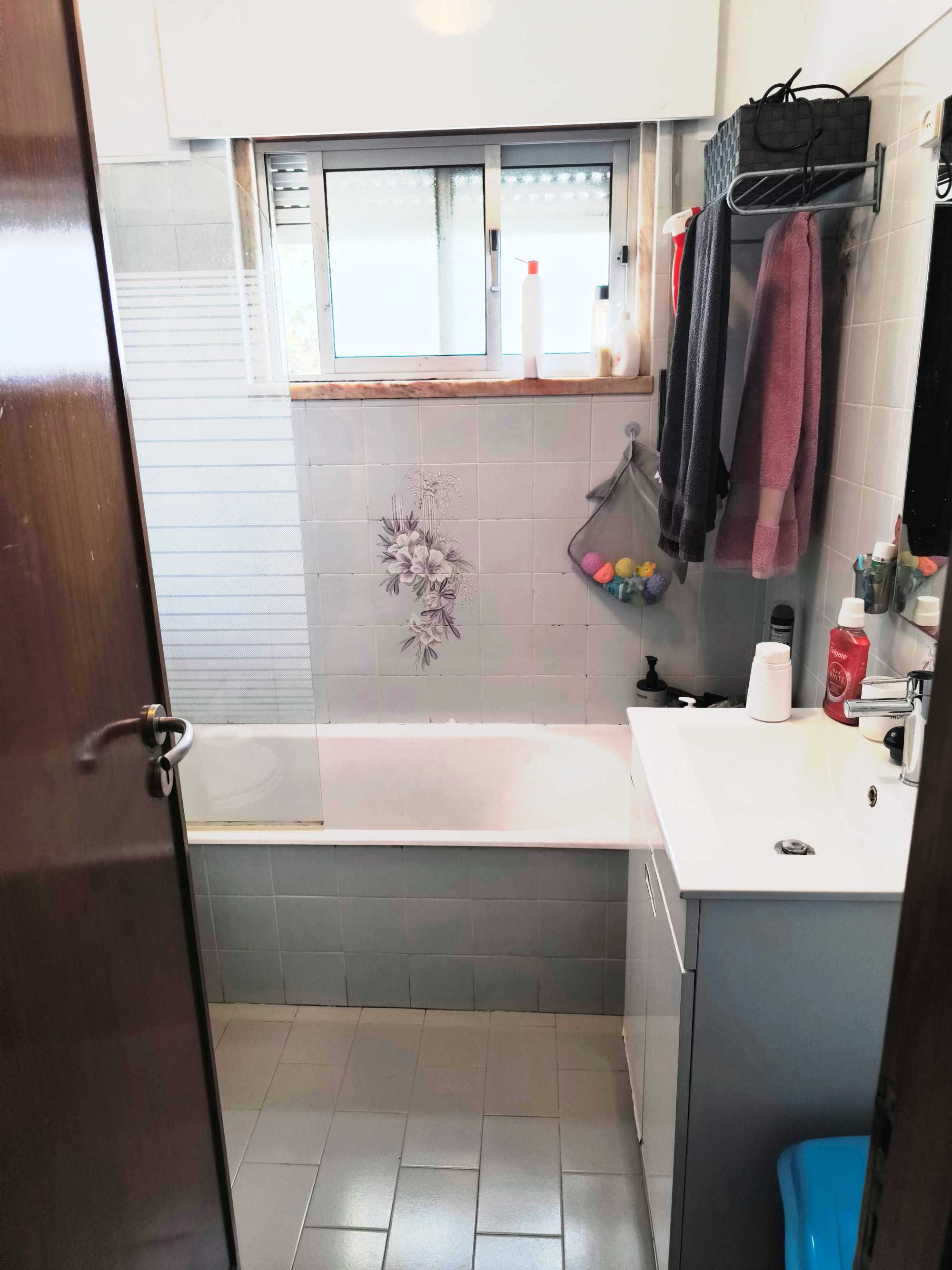 Apartamento T3 Agualva no bairro , Monte da Tapada remodelado.