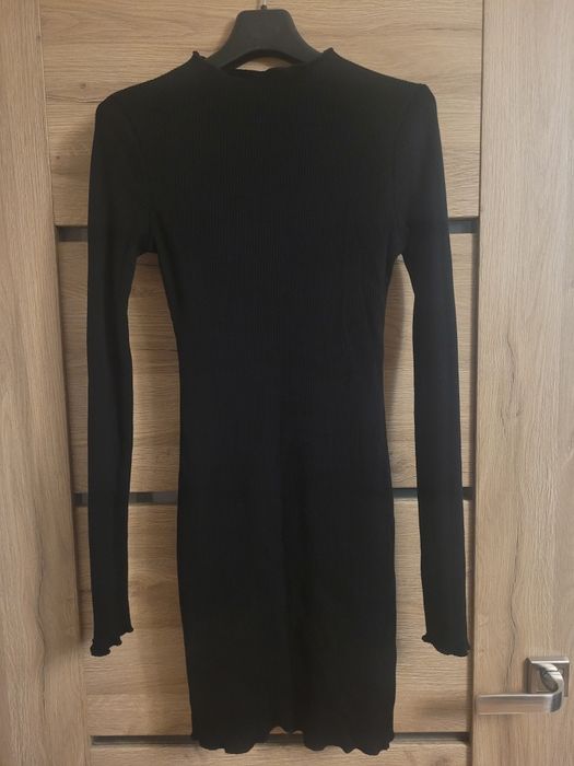 Mała czarna, prążkowana, sukienka dzianinowa. Nowa bez metki