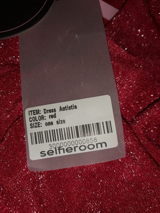 Długa czerwona brokatowa sukienka na wesele imprezę