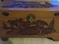 Skrzynia/kufer drewniany rzeźbiony