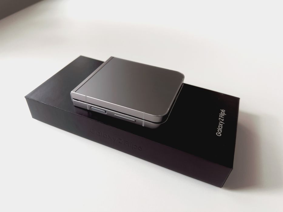 Samsung Z Flip 6 512 GB 12 RAM