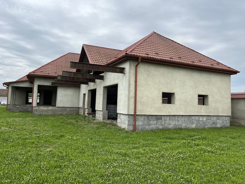 Будинок 1000 м2 ділянка 25 сотин приватизована Закарпаття село Геча