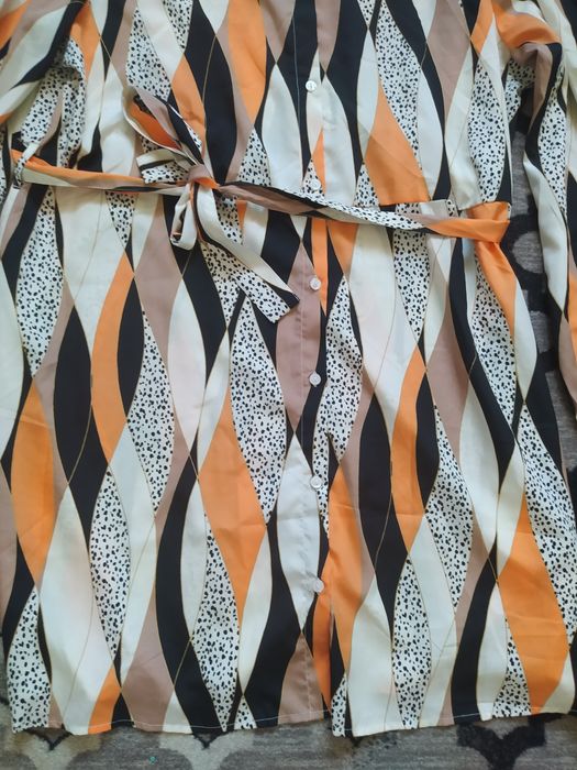 Sukienka z długim rękawem wzorzysta koszulowa Boohoo plus size