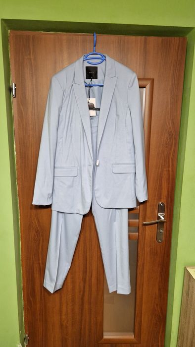 Garnitur damski (żakiet + spodnie) rozmiar 40