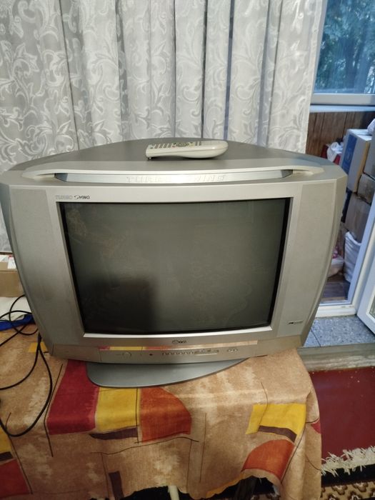 Продам телевизор lg