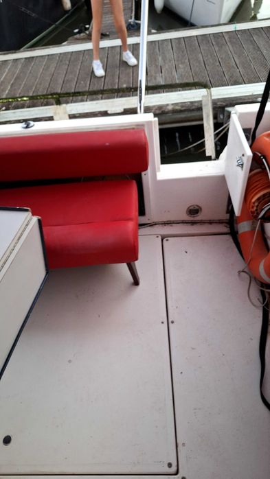 Barco  cabinado sea ray  220 DA