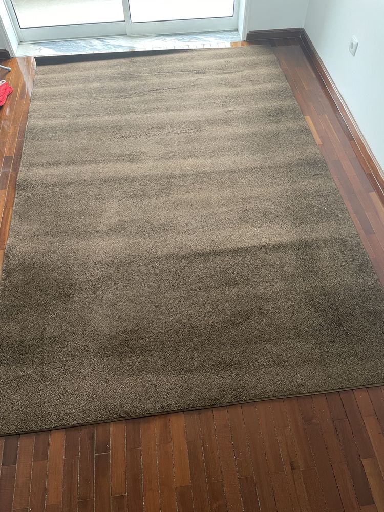 Carpete com 280cm por 190cm