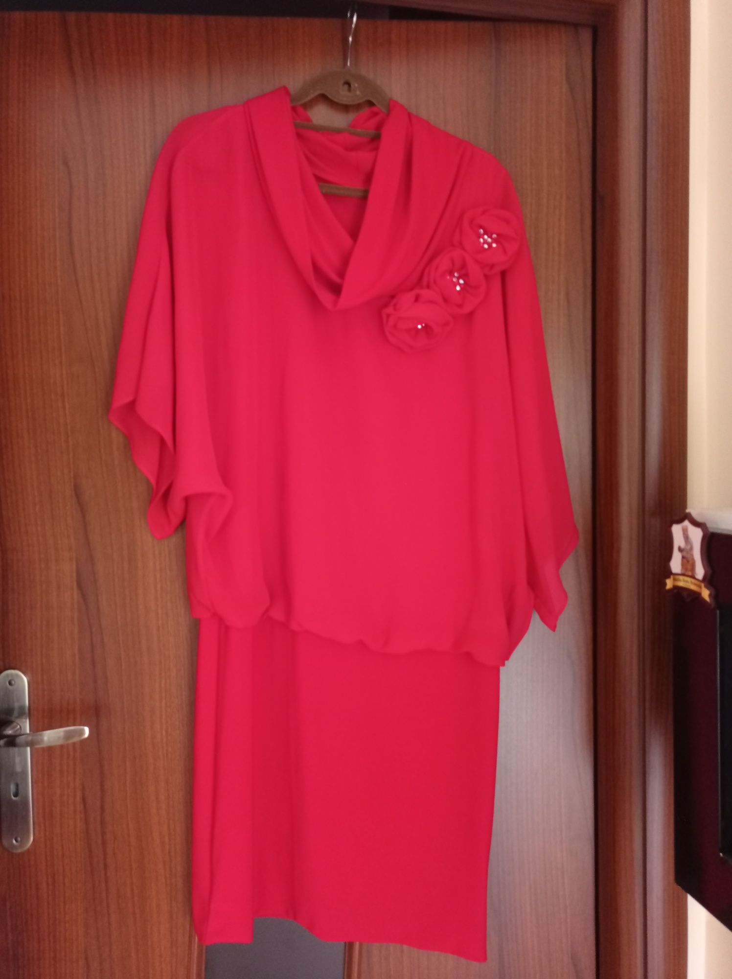 Sukienka czerwona XXL w bardzo dobrym stanie na imprezę