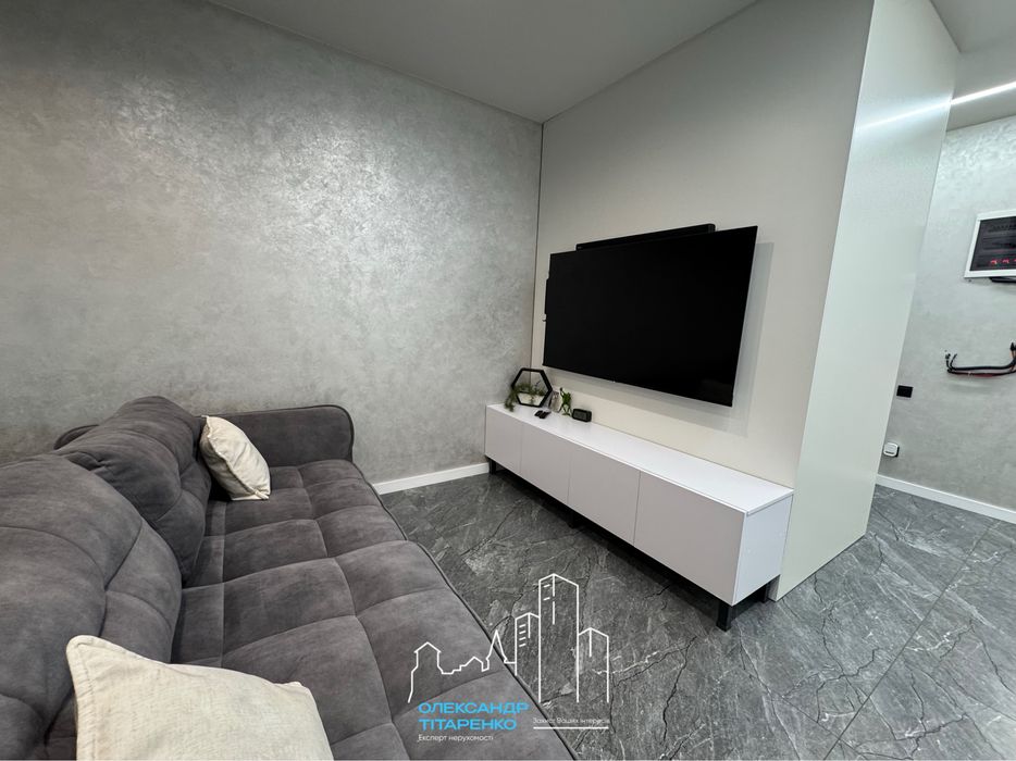 Сучасний котедж з ремонтом на МІКРОРАЙОНІ