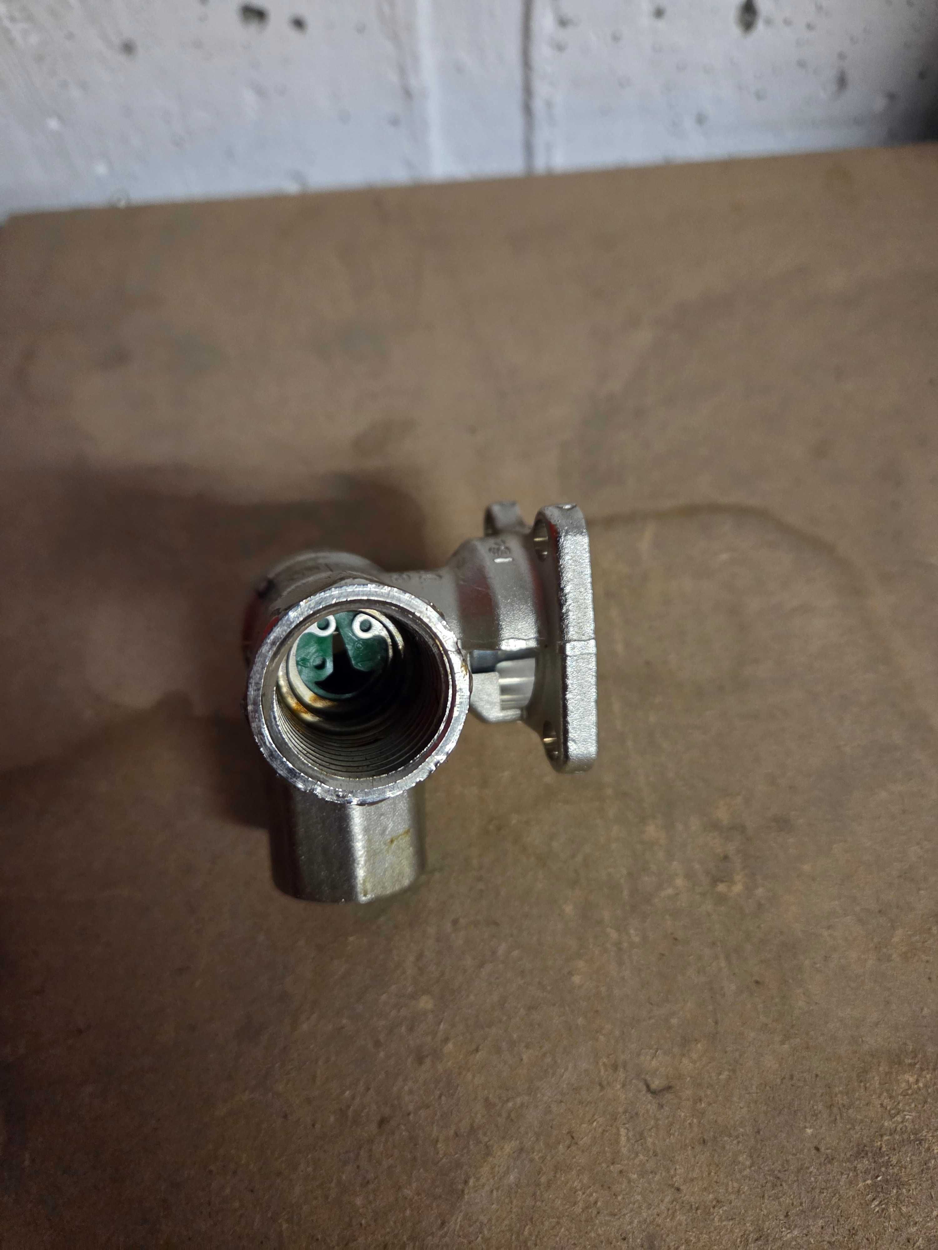 Zawór 3-drogowy kulowy Belimo R3015-1-S1 kvs 1 DN 15 Rp 1/2''