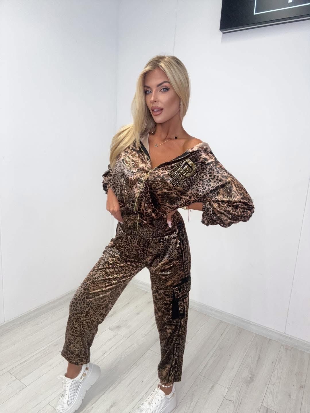 Piękny komplet dres welurowy pantera logo paparazzi fashion
