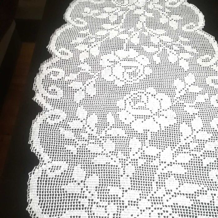 Obrus, serweta, bieżnik ręcznie wykonany na szydełku