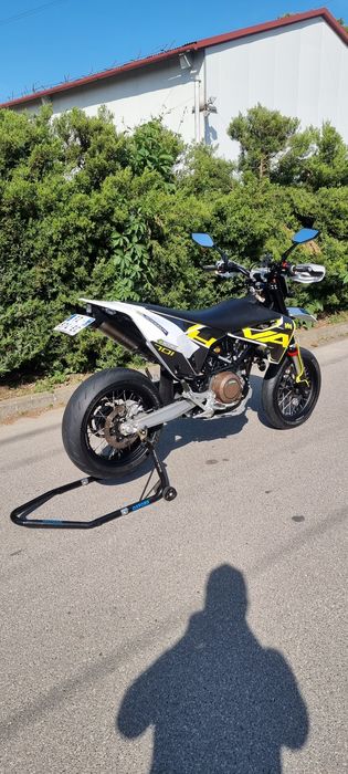 Husqvarna 701 Super Moto A2 przebieg 4500km Polecam