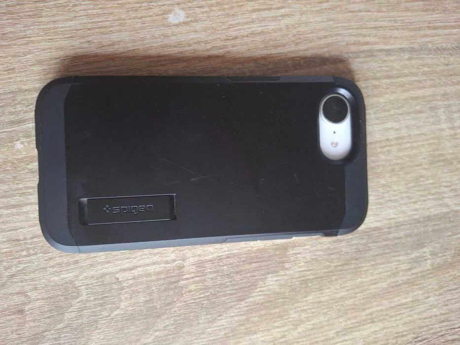 iPhone 16e аккумулятор 99%