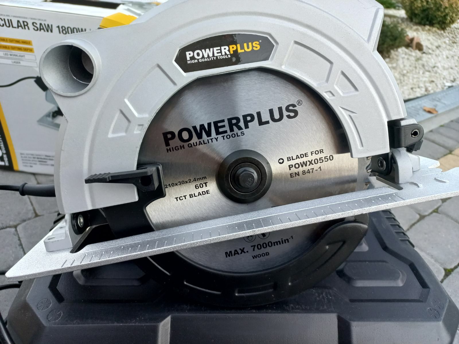 Потужна дискова пила powerplus powx0550 циркулярна пила  циркулярка