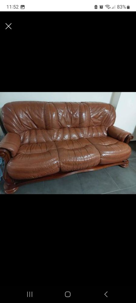 Conjunto de tres sofas em pele