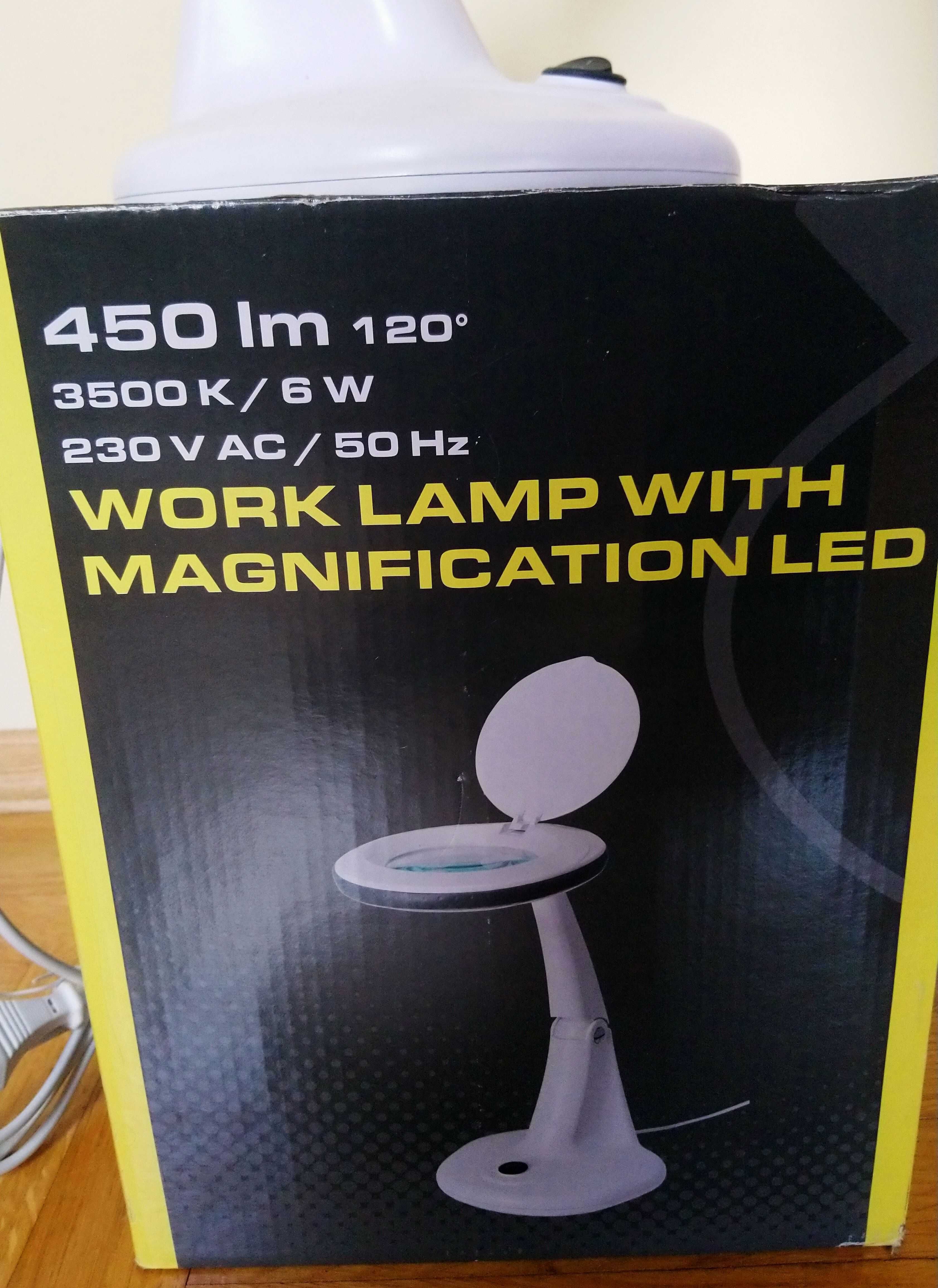 Lampa LED ze szkłem powiększającym
