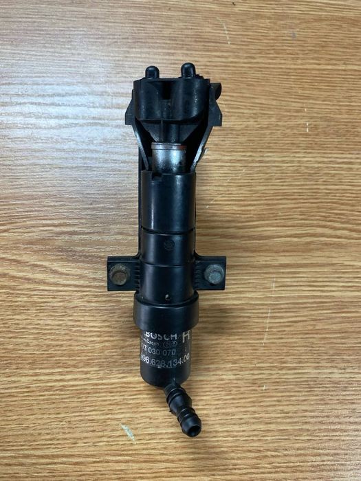 Porsche 911 996 омивач фари правий  99662813400