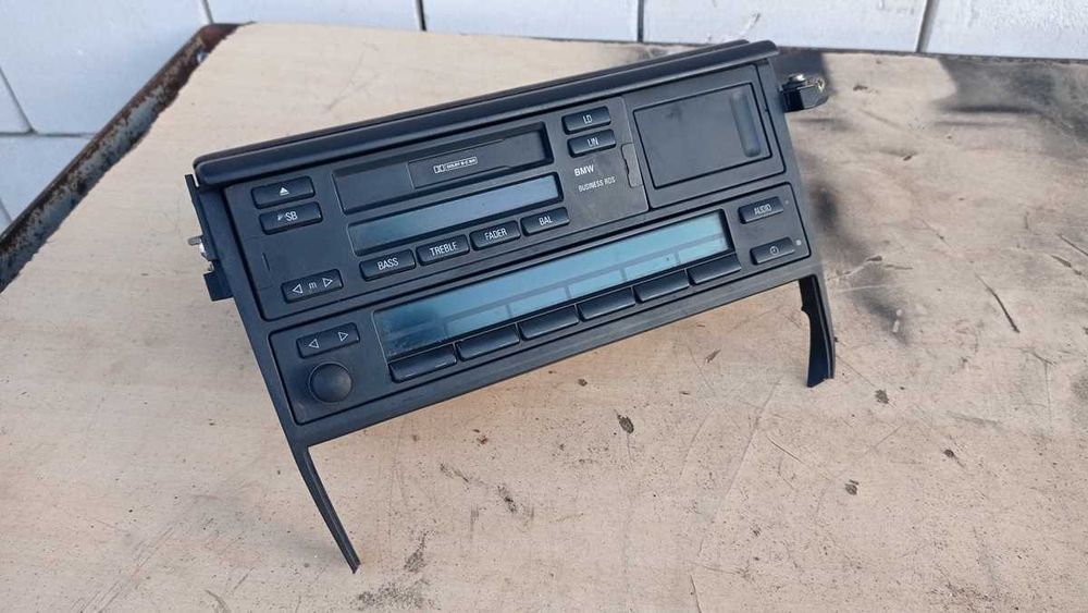 Fabryczny Radioodtwarzacz BMW Business RDS + Komputer MID BMW E38