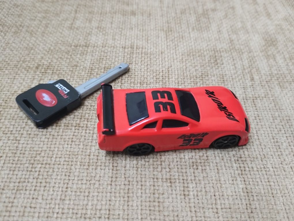 розпродаж колекції, модельки hot wheels та maisto