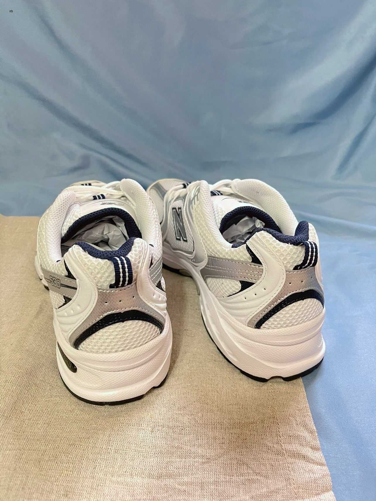 ButyDamskieNewBalance530WhiteSilverNavy.40