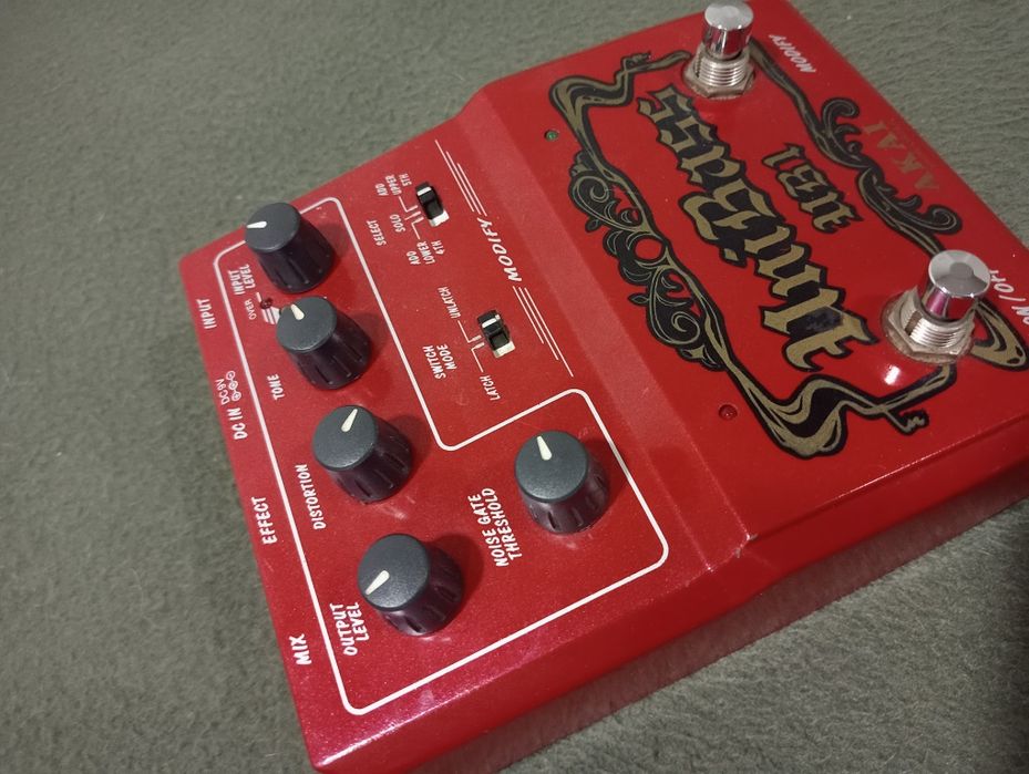 Akai Unibass UB-1