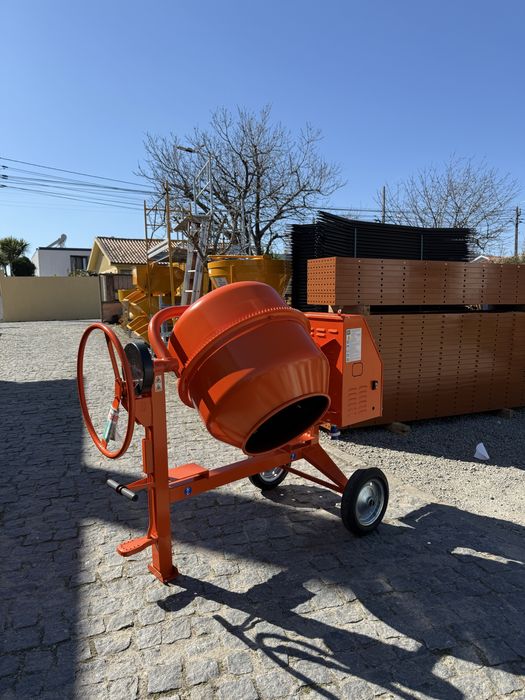 Betoneira Sirl 200Lts nova
