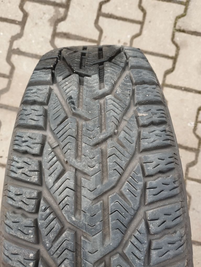 Koła Dacia Sandero 3, R15 185/65, 4x100, ET40, 3 oryginalne kołpaki
