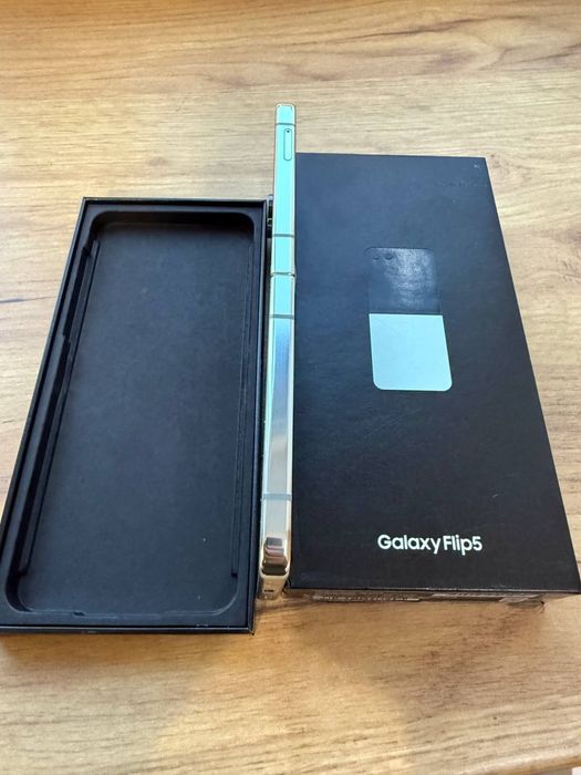 Samsung Z Flip 5 5G 8/256Gb Mint (SM-F731B)
