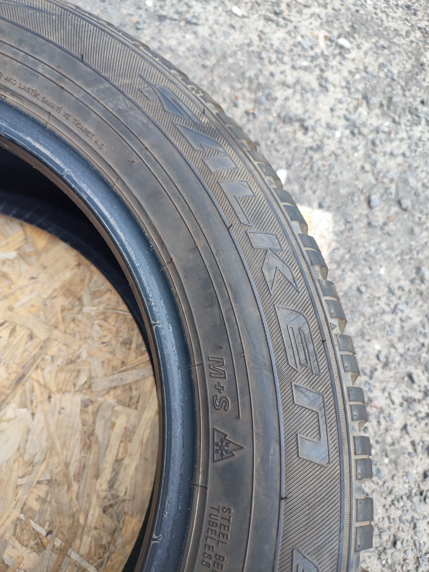 Шини 205/60R16 Falken супер стан