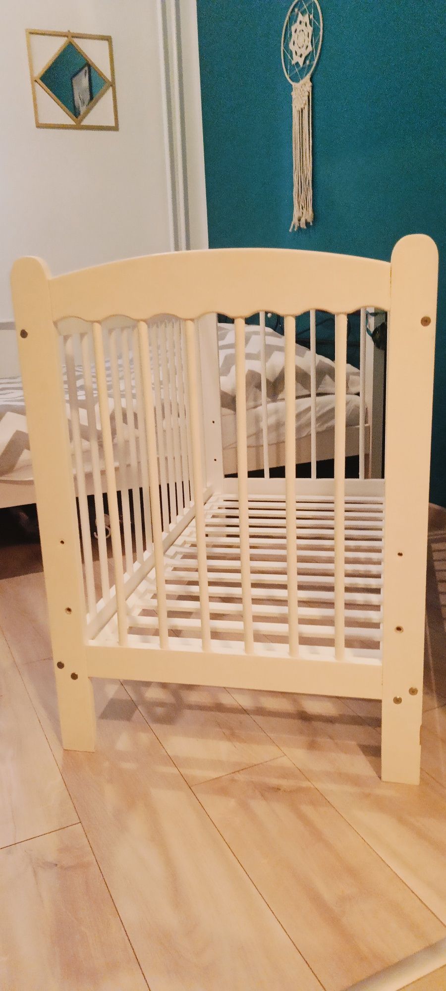 Łóżeczko dziecięce drewniane z możliwością poziomowania(bez materaca)
