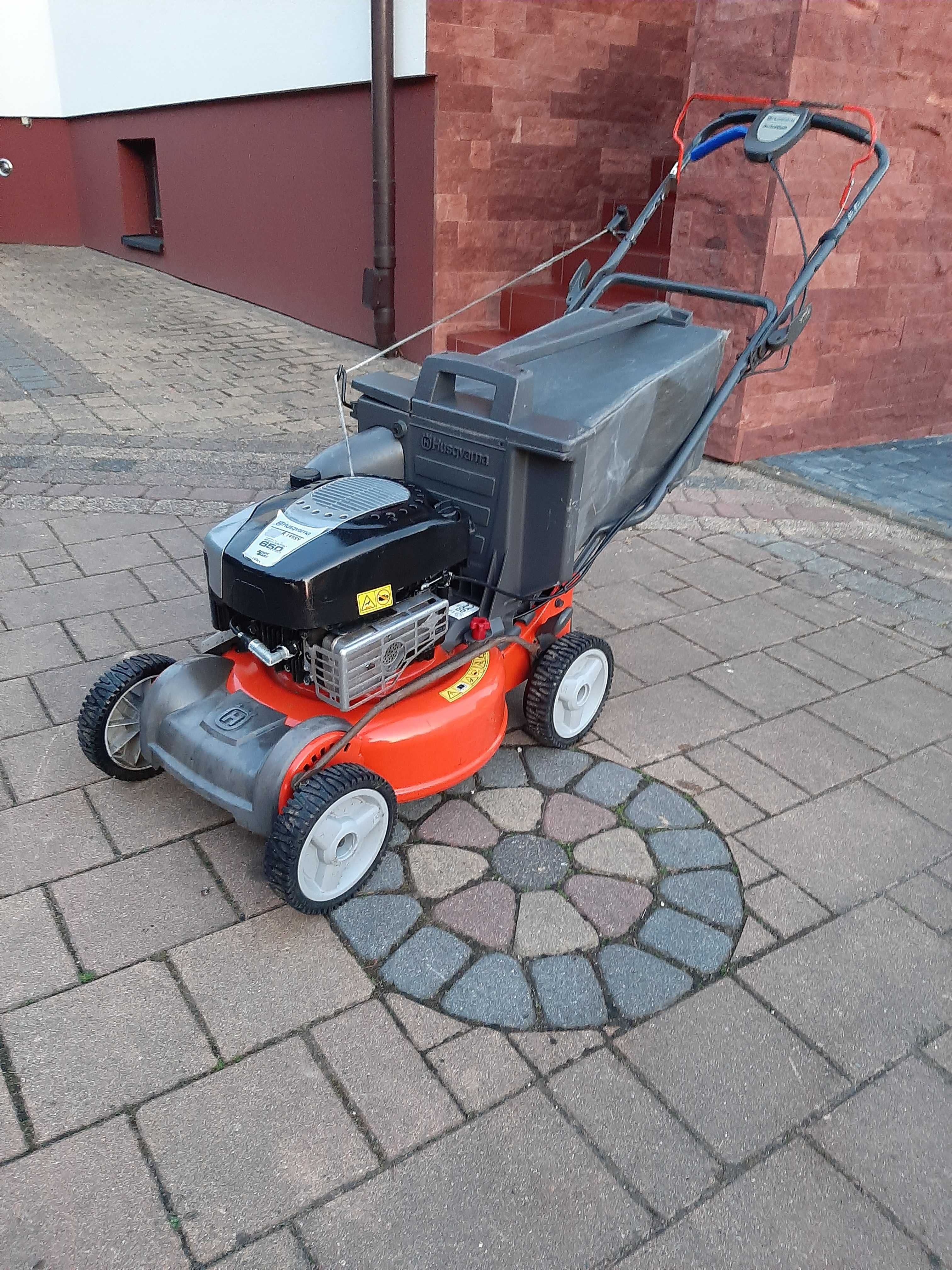 Kosiarka spalinowa HONDA RI 45SV Briggs&stratton 6.5 kM+ kosz + wyrzut