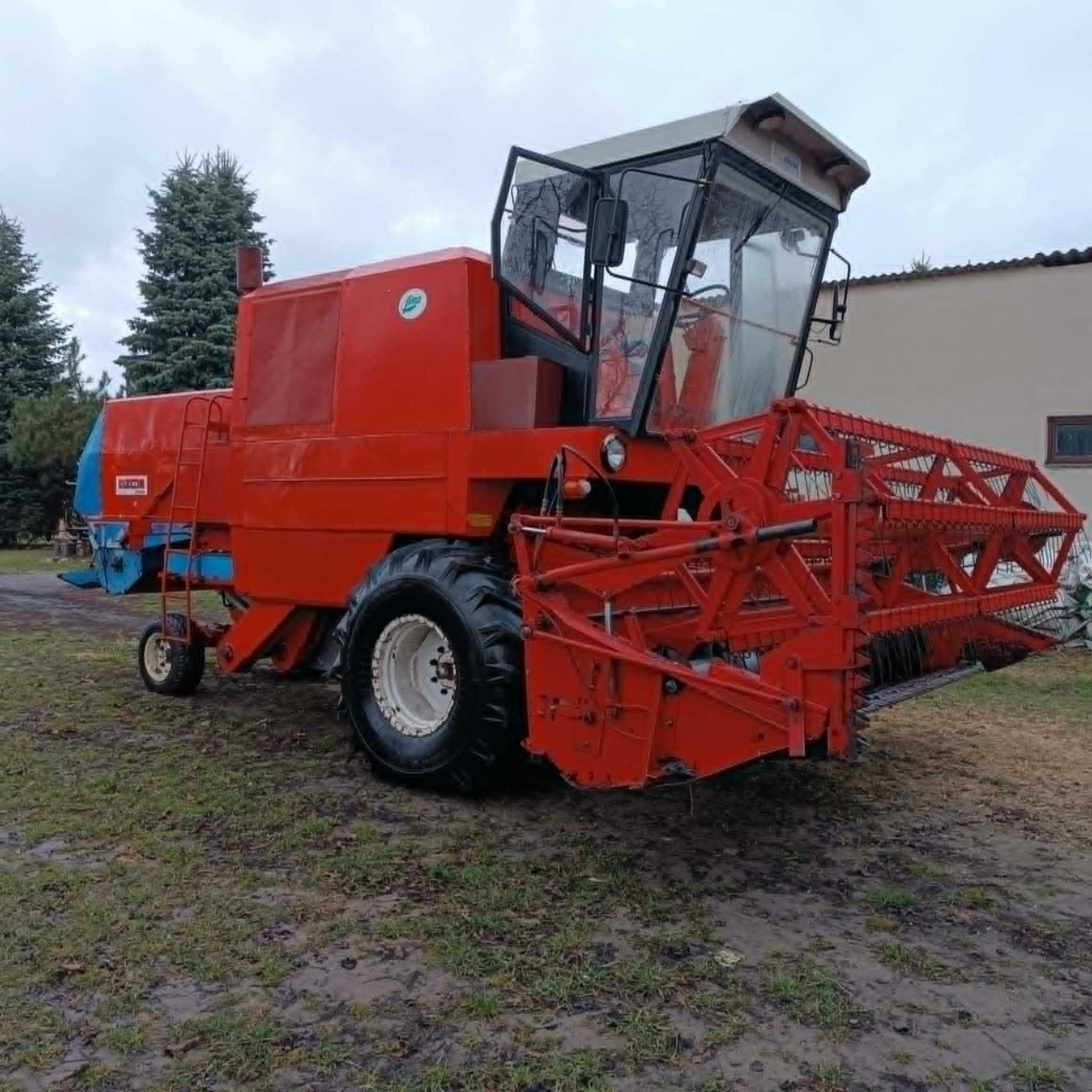 Kombajn Bizon Super Z056