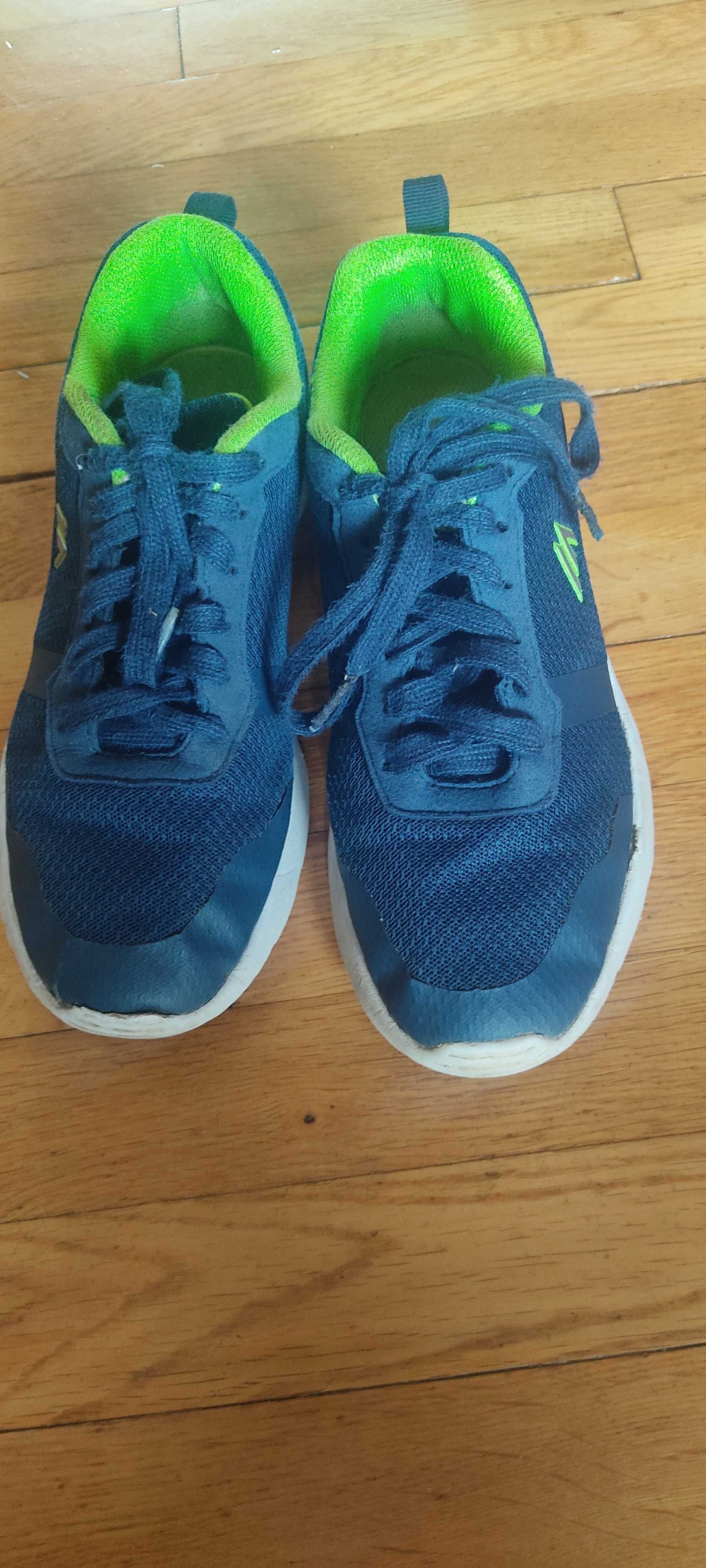 buty sportowe chłopięce rozm. 38