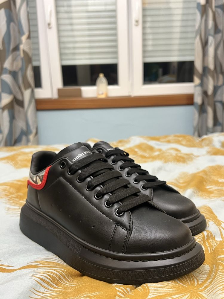 Alexander Mcqueen Red tail