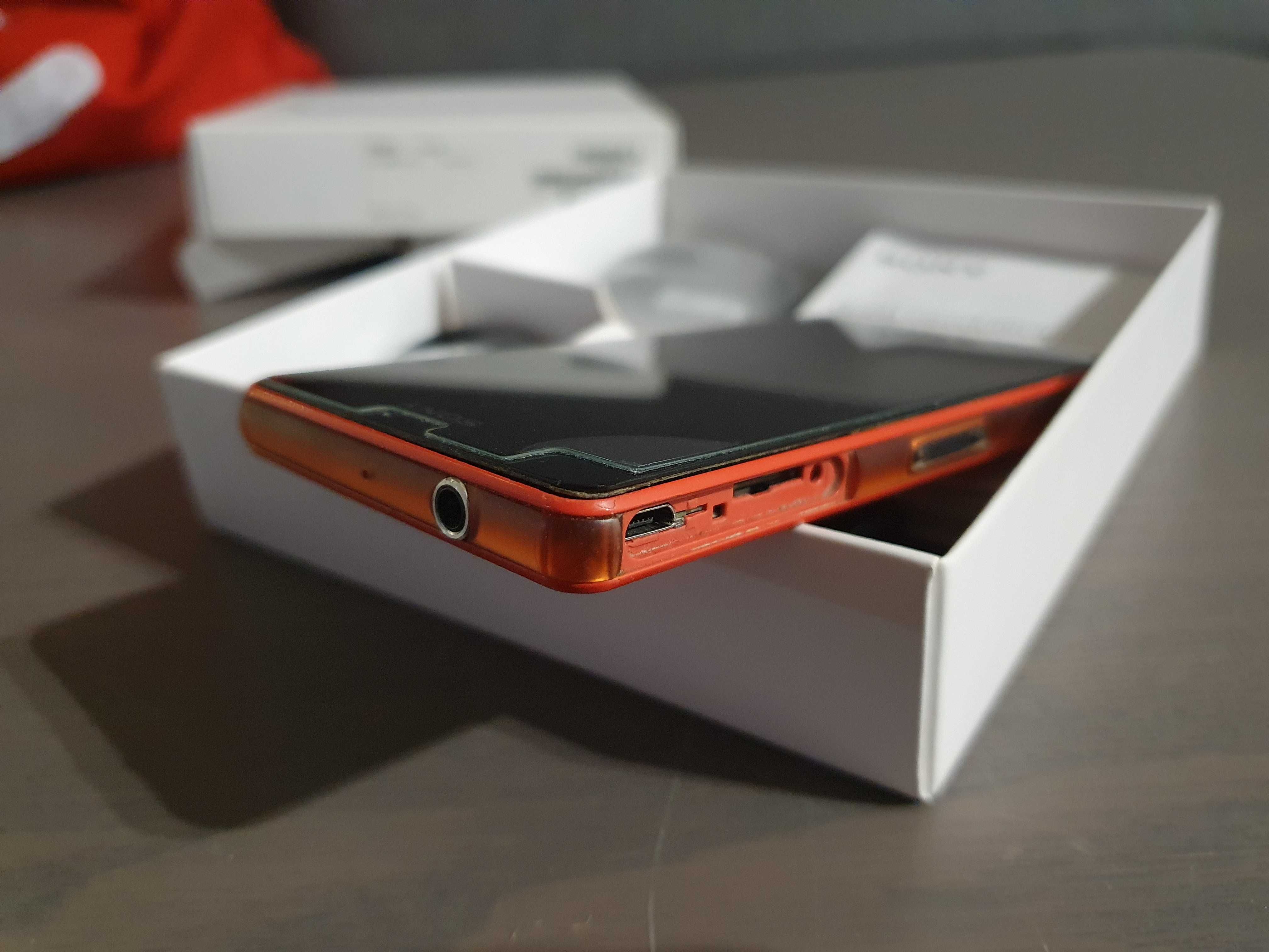 Smartfon Sony XPERIA Z3 Compact Z3C