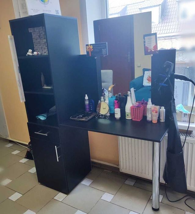 Перукарські меблі