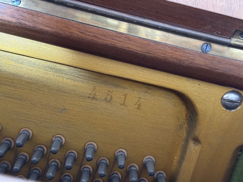 Zabytkowe pianino A. Schutz & Co. Brieg