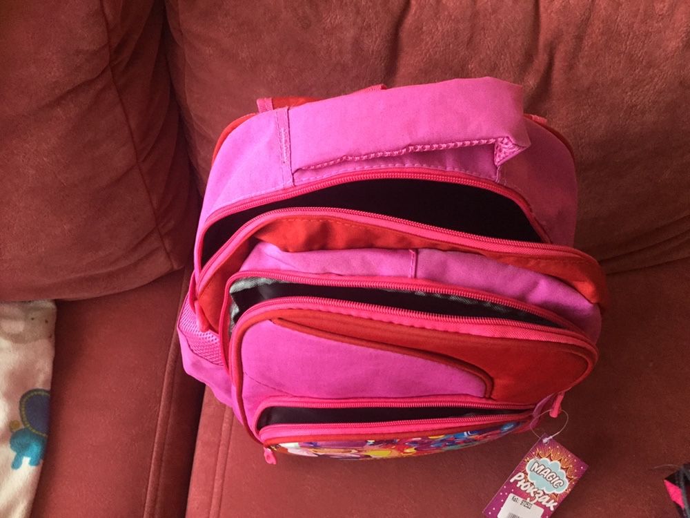 Новый школьный рюкзак для девочки