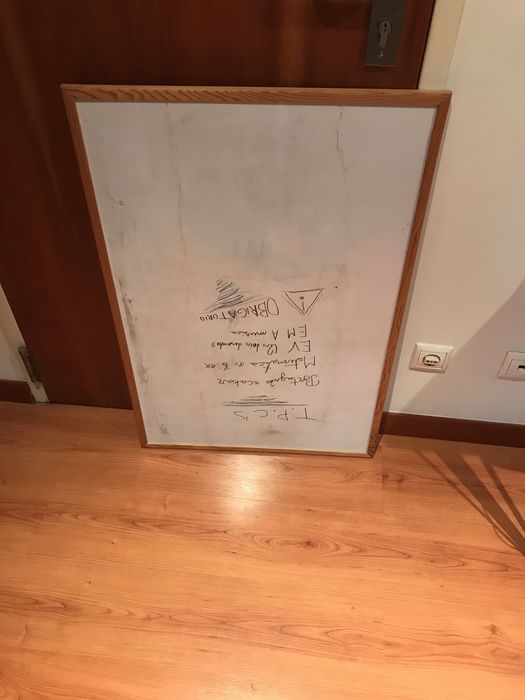 Quadro de aviso em cortica outro lado flip chart