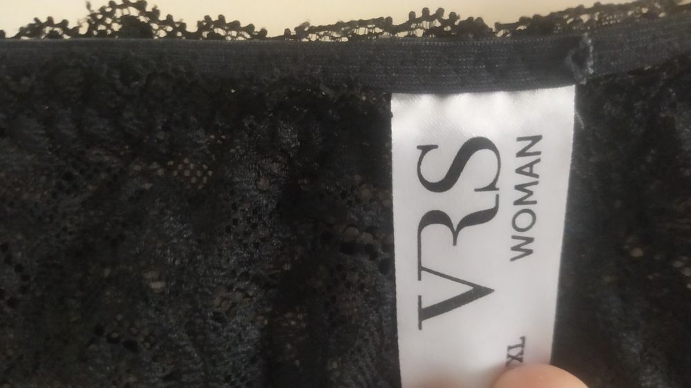 Piękne czarne koronkowe majteczki VRS roz 50-54.