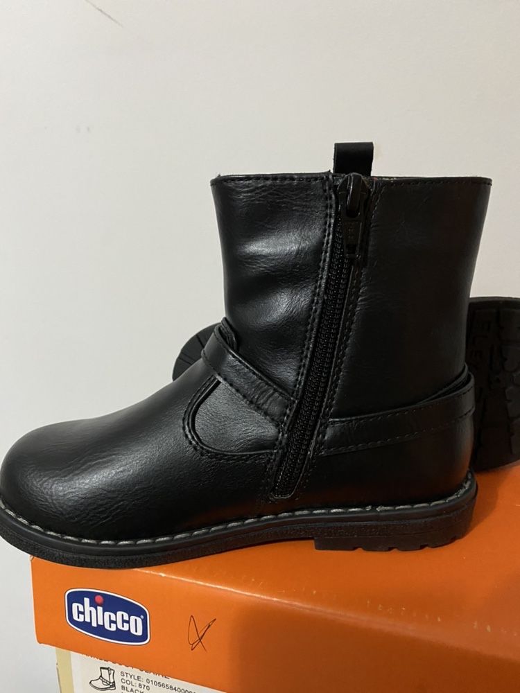 Botas chicco tamanho 28