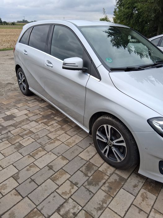Sprzedam Mercedes 180 klasa B 2015rok vw t-roc 2019