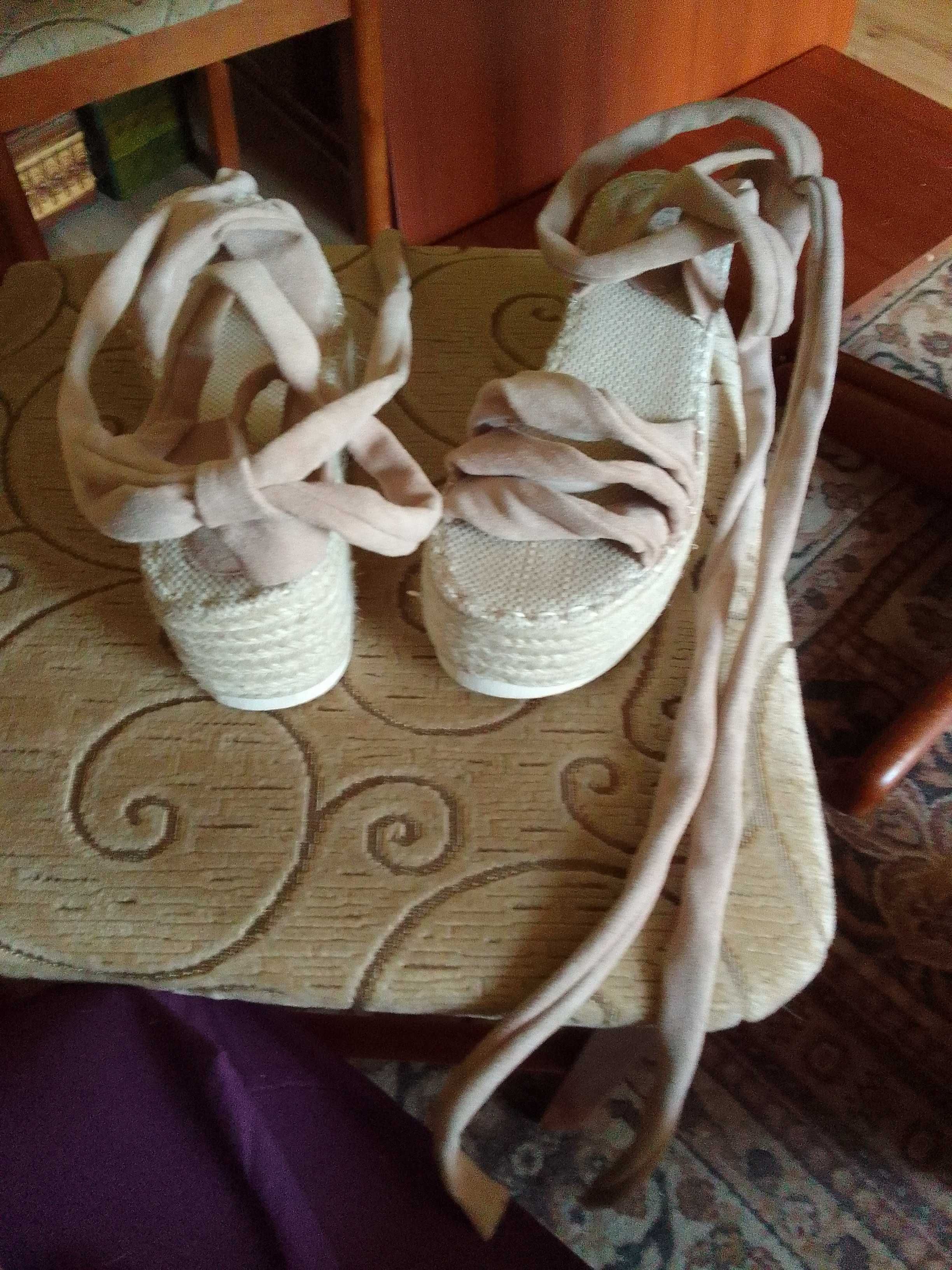 Espadryle na koturnie wiązane rozm.40