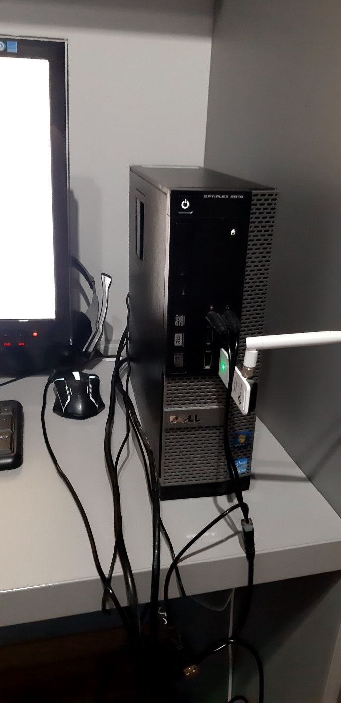 Komputer Dell optiplex 9010.