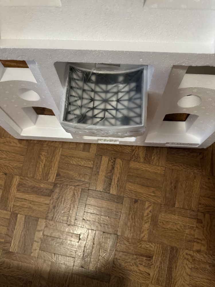 Colunas originais com suportes chao e de parede